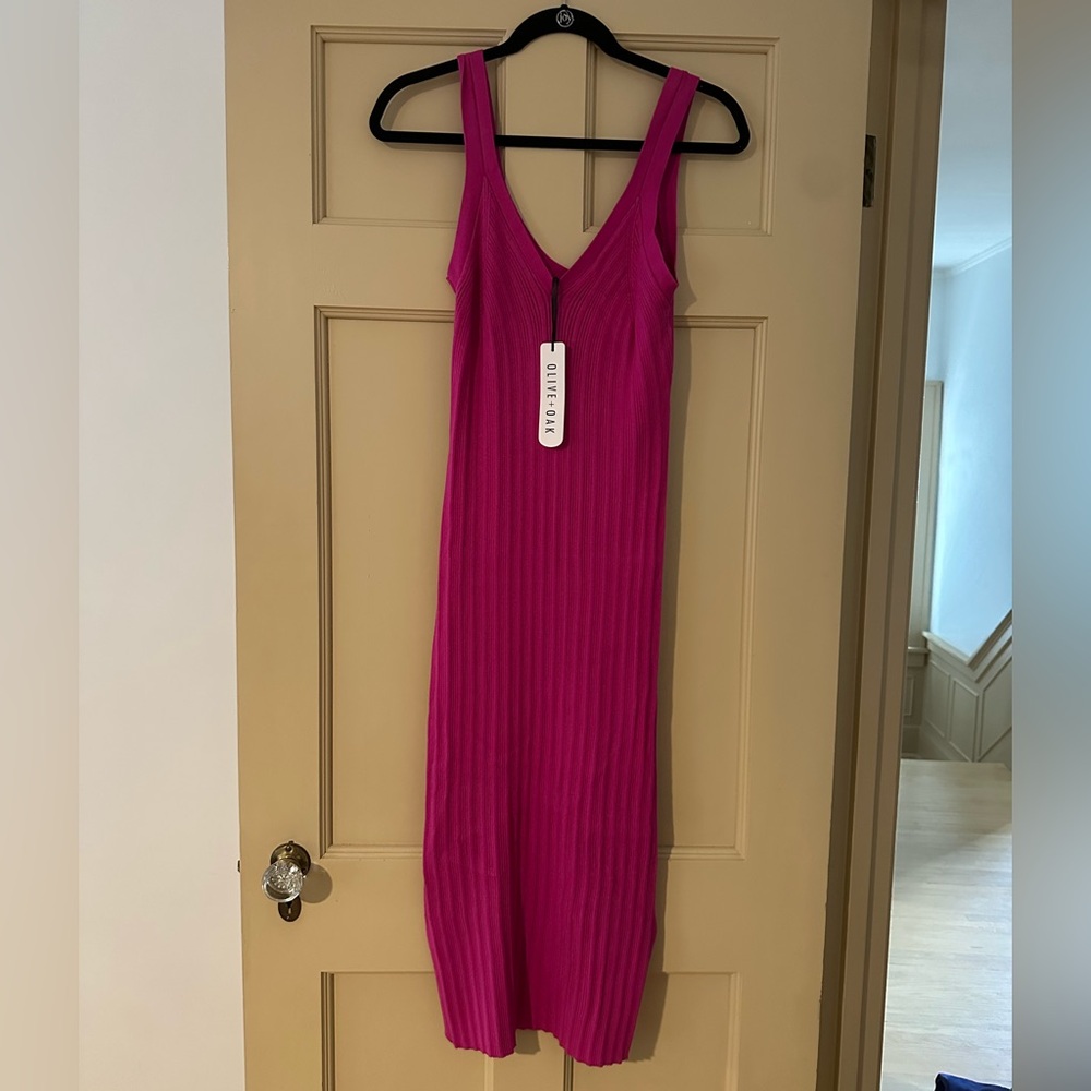 Olive & Oak Fuchsia Ribbed Midi Dress